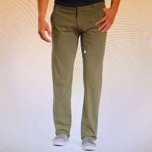 Mens 36/27 Kuhl Slax, great for work or outdoor activities. Excellent condition.